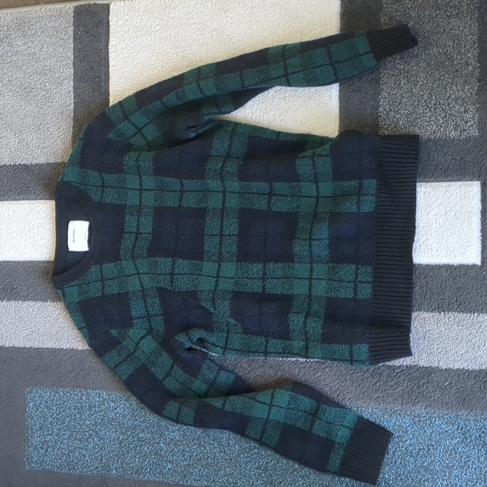 Men's old navy sweater